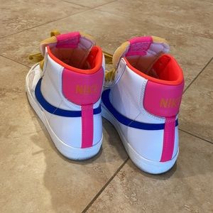 Womens 9 Blazer Mid 77